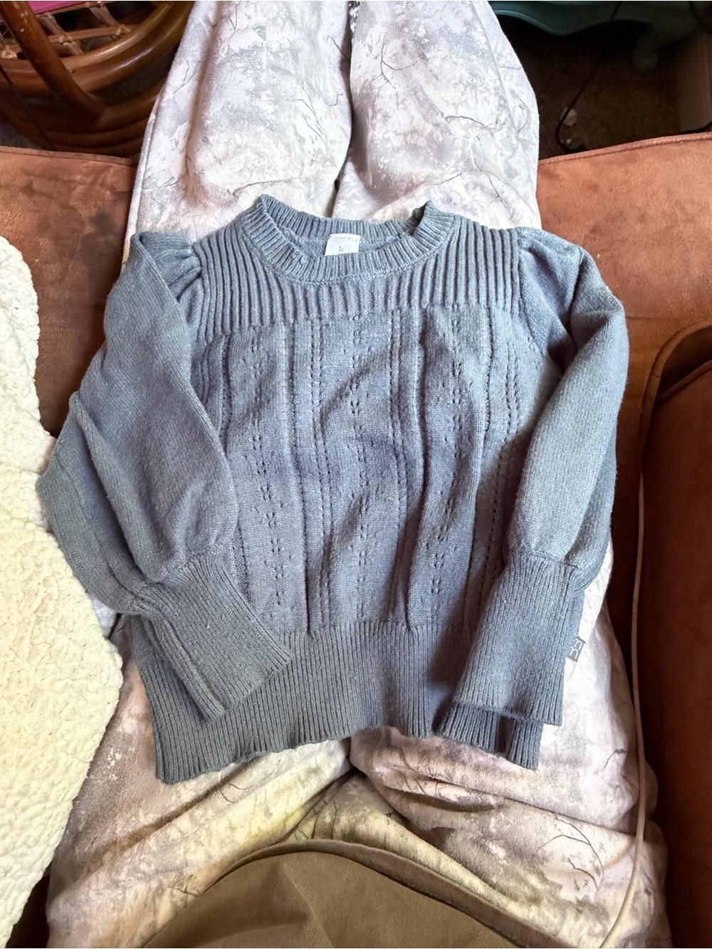 Gray Knit Pullover Sweater - Classic Crewneck